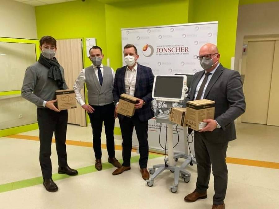 DO MIEJSKIEGO CENTRUM MEDYCZNEGO IM. DR. K. JONSCHERA PRZEKAZANO DWA KARDIOMONITORY. TO DAR OD GRUPY 